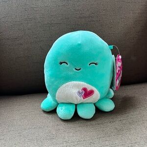 Olina the Octopus Squishmallow